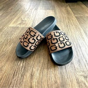 Guess tan/black slides size 8 super lightweight.